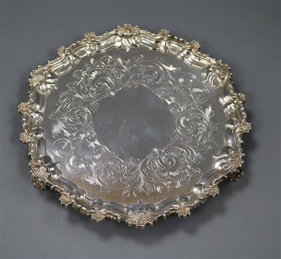 A Victorian silver salver, by William Ker Reid, London, 1851, 10.5 oz.